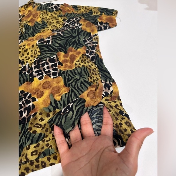 REQUIREMENTS ANIMAL Print blouse - Picture 14 of 14